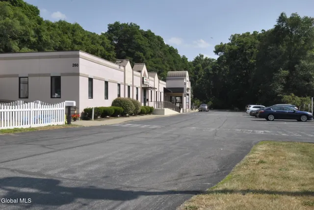 $2,200 | 260 Osborne Road, Colonie, NY 12211