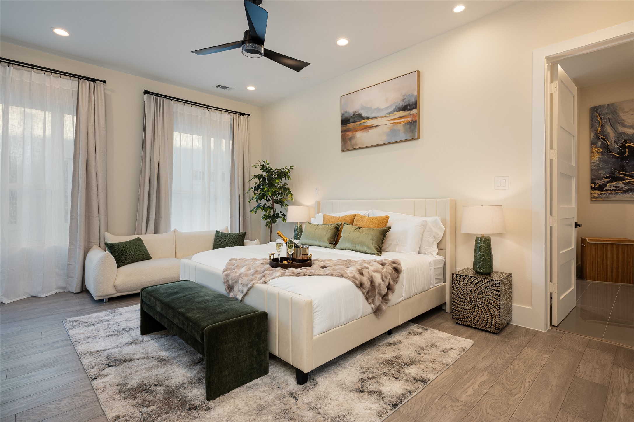 911 Thompson Street Houston, TX 77007 - Photo 5 of 50