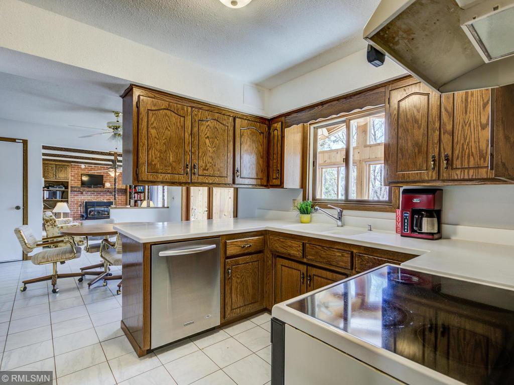 6208 Decatur Avenue North Brooklyn Park, MN 55428 - Photo 7 of 30 Gallery Image 7