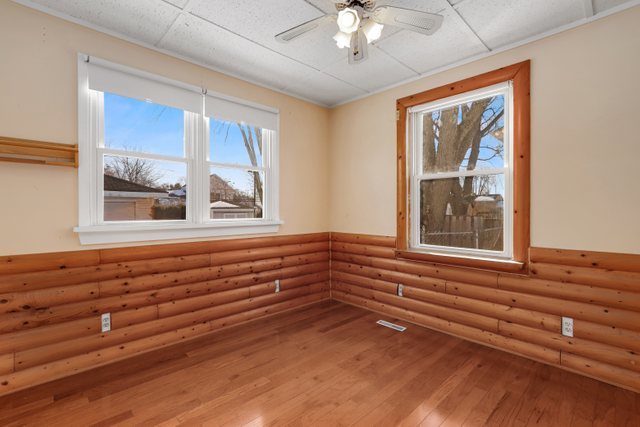 307 Oakwood Road Vernon Hills, IL 60061 - Photo 19 of 28 a view of room with window and ceiling fan
