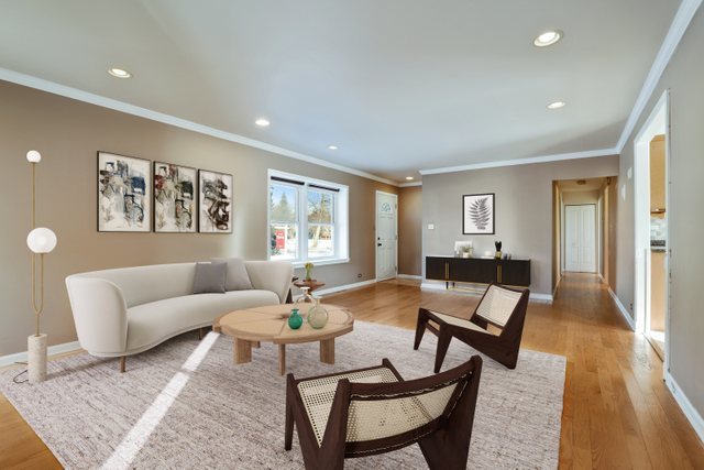 307 Oakwood Road Vernon Hills, IL 60061 - Photo 5 of 28 a living room with furniture and wooden floor
