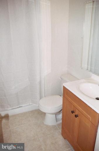 7109 Itte Lane Springfield, VA 22150 - Photo 4 of 14 Updated bath