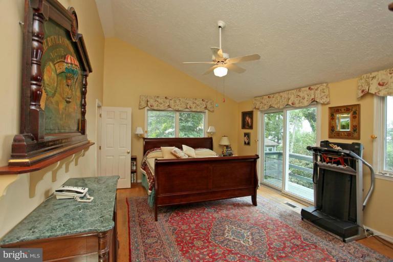 916 Old County Road Severna Park, MD 21146 - Photo 4 of 21 Bedroom (Master)