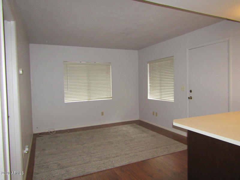 906 South Ridgeway Street Payson, AZ 85541 - Photo 16 of 28 Ground level living room