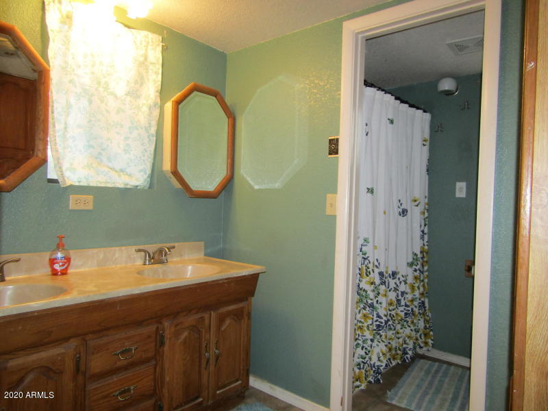 906 South Ridgeway Street Payson, AZ 85541 - Photo 8 of 28 Master bath