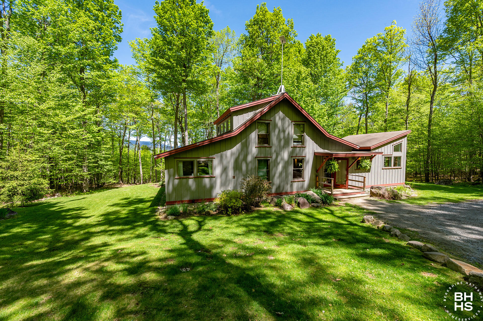 32 Corliss Point Way Keene, NY 12942 - Photo 2 of 41