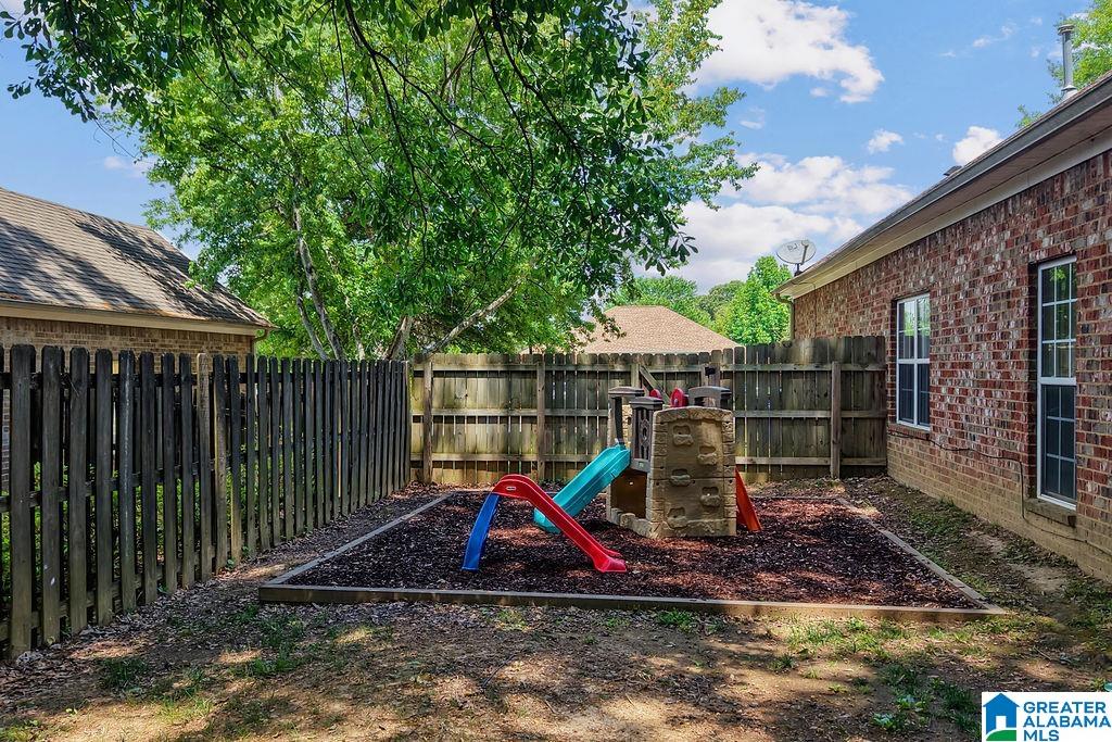 303 Meadow Circle Alabaster, AL 35114 - Photo 10 of 31