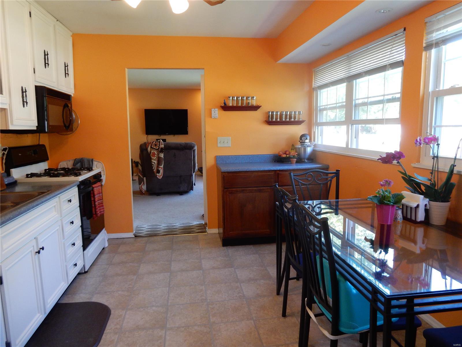 2644 Pontoon Road Granite City, IL 62040 - Photo 12 of 28 Gallery Image 12