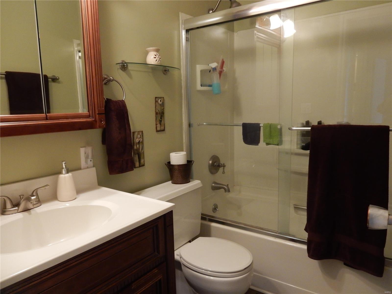 2644 Pontoon Road Granite City, IL 62040 - Photo 19 of 28 Gallery Image 19
