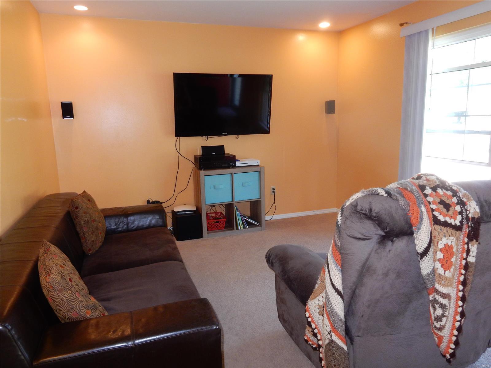 2644 Pontoon Road Granite City, IL 62040 - Photo 8 of 28 Gallery Image 8
