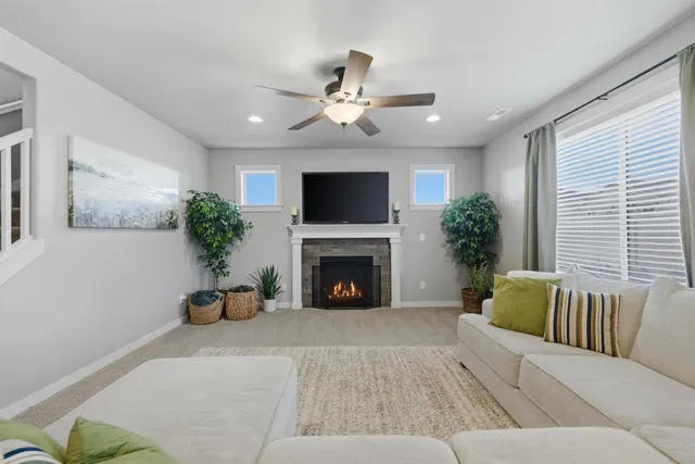 $589,900 | 1724 South Donwood Street, Greenacres, WA 99016