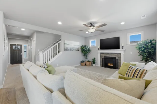 $589,900 | 1724 South Donwood Street, Greenacres, WA 99016