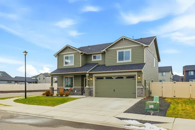 $589,900 | 1724 South Donwood Street, Greenacres, WA 99016