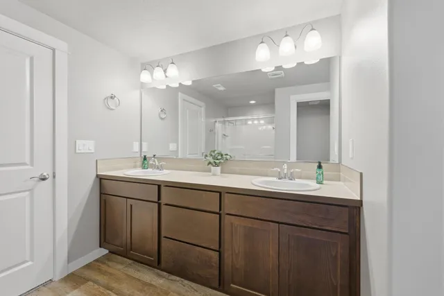 $589,900 | 1724 South Donwood Street, Greenacres, WA 99016