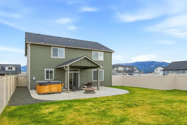 $589,900 | 1724 South Donwood Street, Greenacres, WA 99016