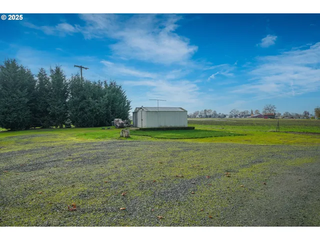 a view of a outdoor space