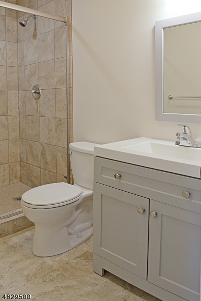 149 Patriots Road Morris Plains, NJ 07950 - Photo 8 of 19