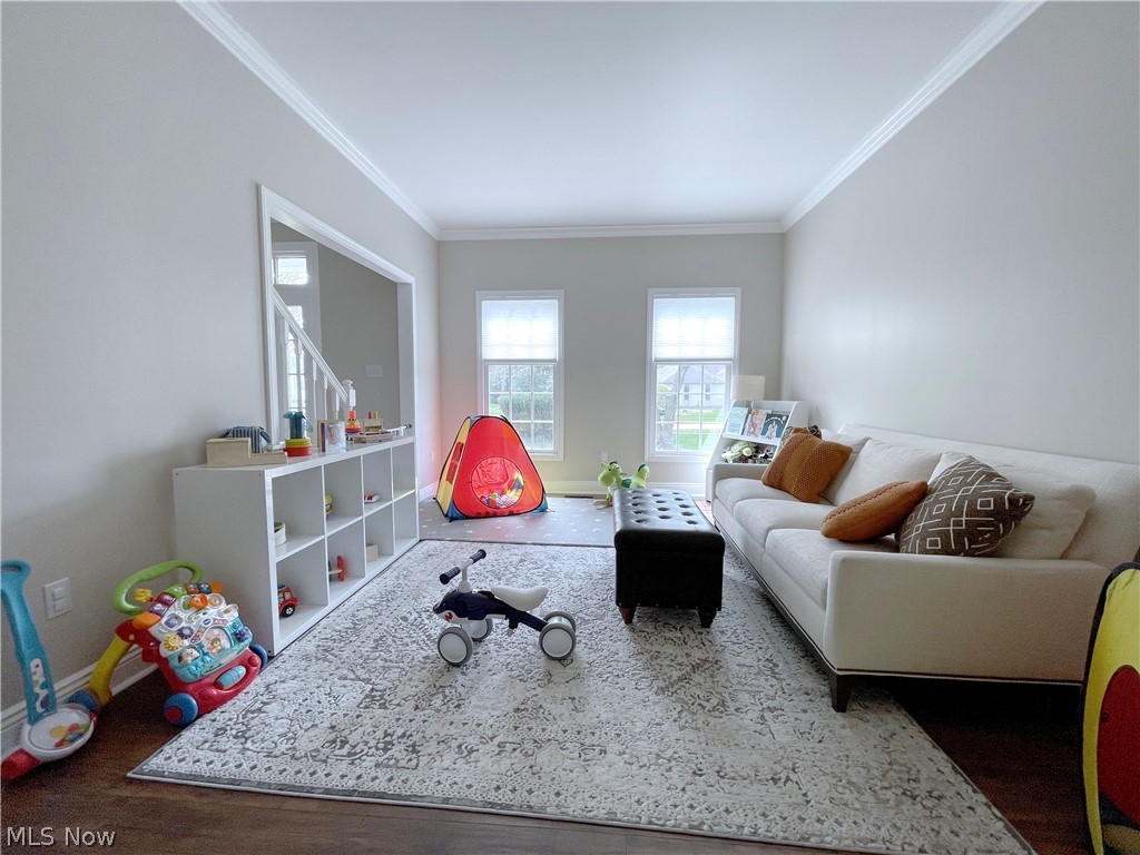 718 Sunridge Road Fairlawn, OH 44333 - Photo 4 of 49 Living Room