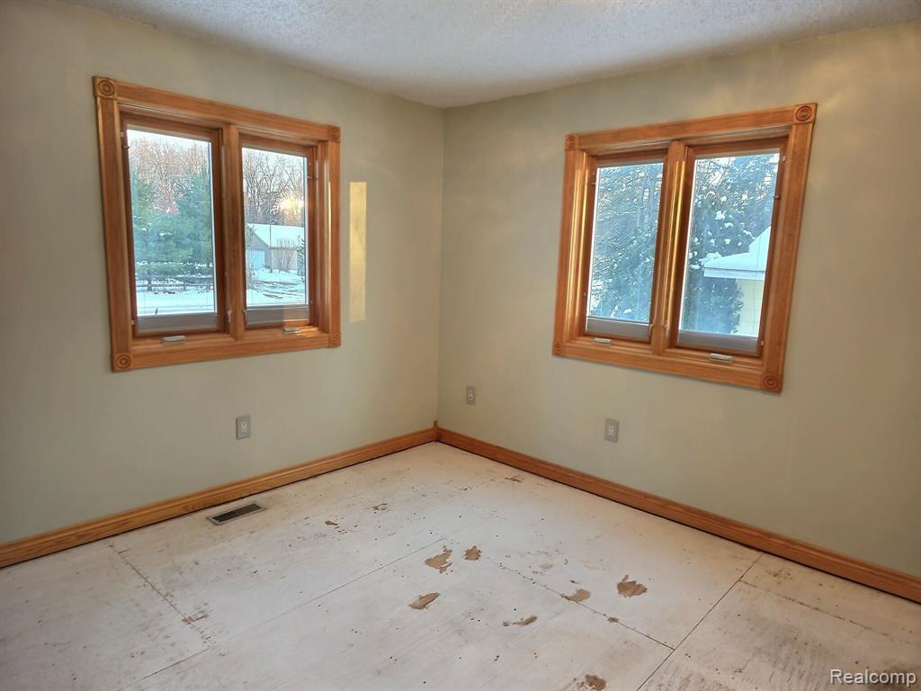 15122 Ripple Drive Linden, MI 48451 - Photo 7 of 21 Gallery Image 7