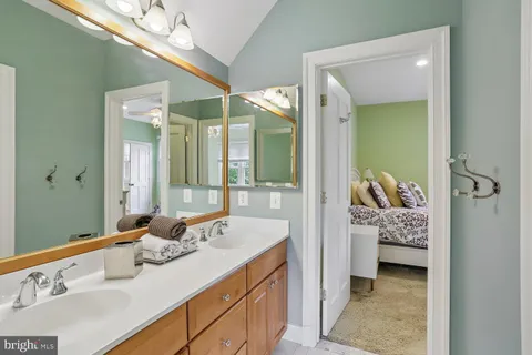 $2,475,000 | 11736 Gainsborough Road, Potomac, MD 20854