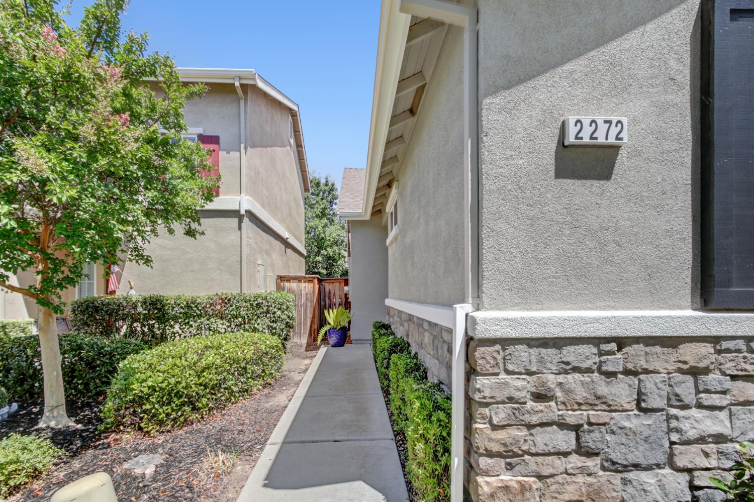 2272 Ellesmere Loop Roseville, CA 95747 - Photo 3 of 38