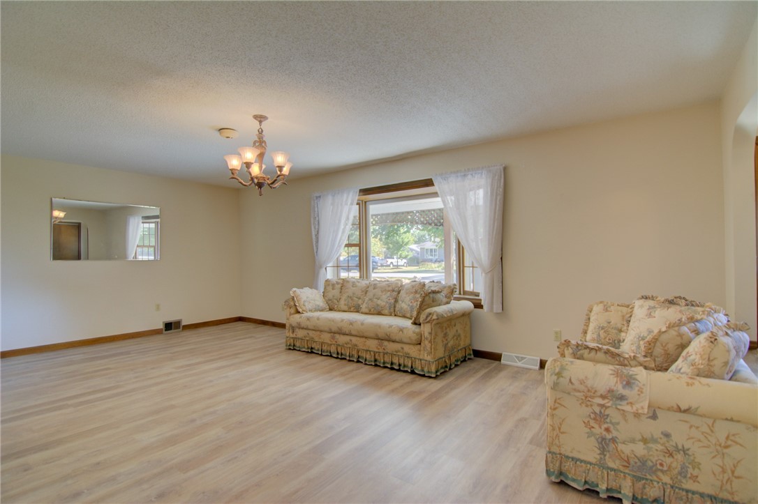 1867 South Westgate Drive Decatur, IL 62521 - Photo 10 of 36