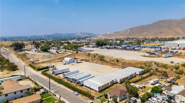 $6,489,000 | 2725 Hall Avenue, Jurupa Valley, CA 92509