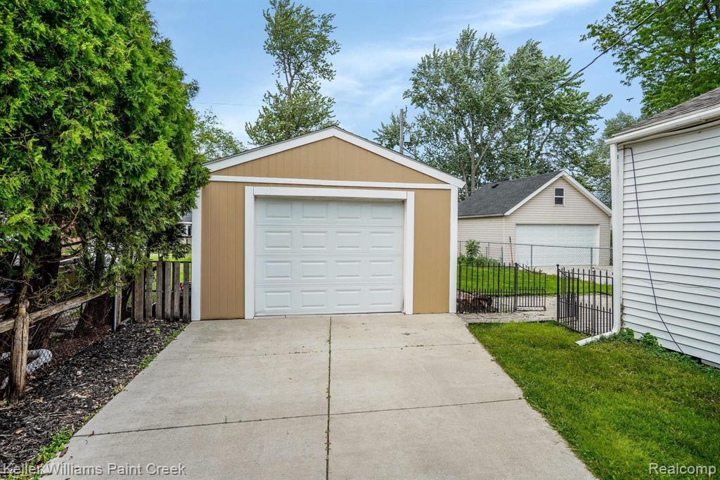 1218 Hampton Road Grosse Pointe, MI 48236 - Photo 23 of 24