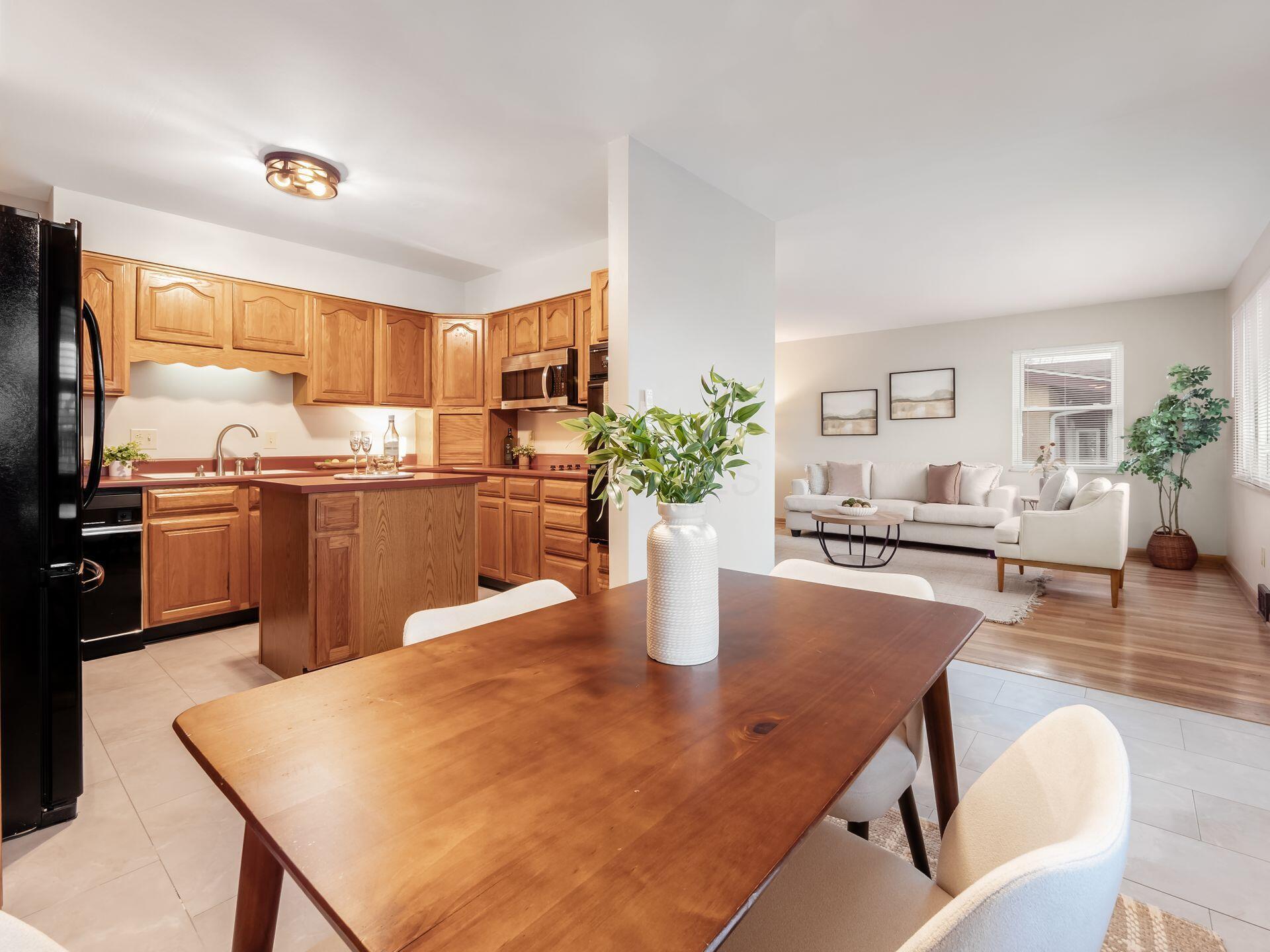 771 Brixham Road Columbus, OH 43204 - Photo 8 of 34 Dining & Kitchen-1