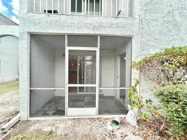 $1,350 | 371 South McMullen Booth Road, Unit 87, Clearwater, FL 33759
