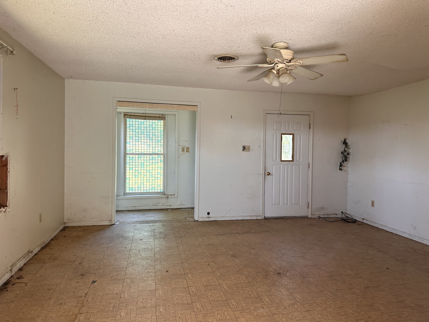 1199 Pershing Road West Frankfort, IL 62896 - Photo 9 of 20 Gallery Image 9