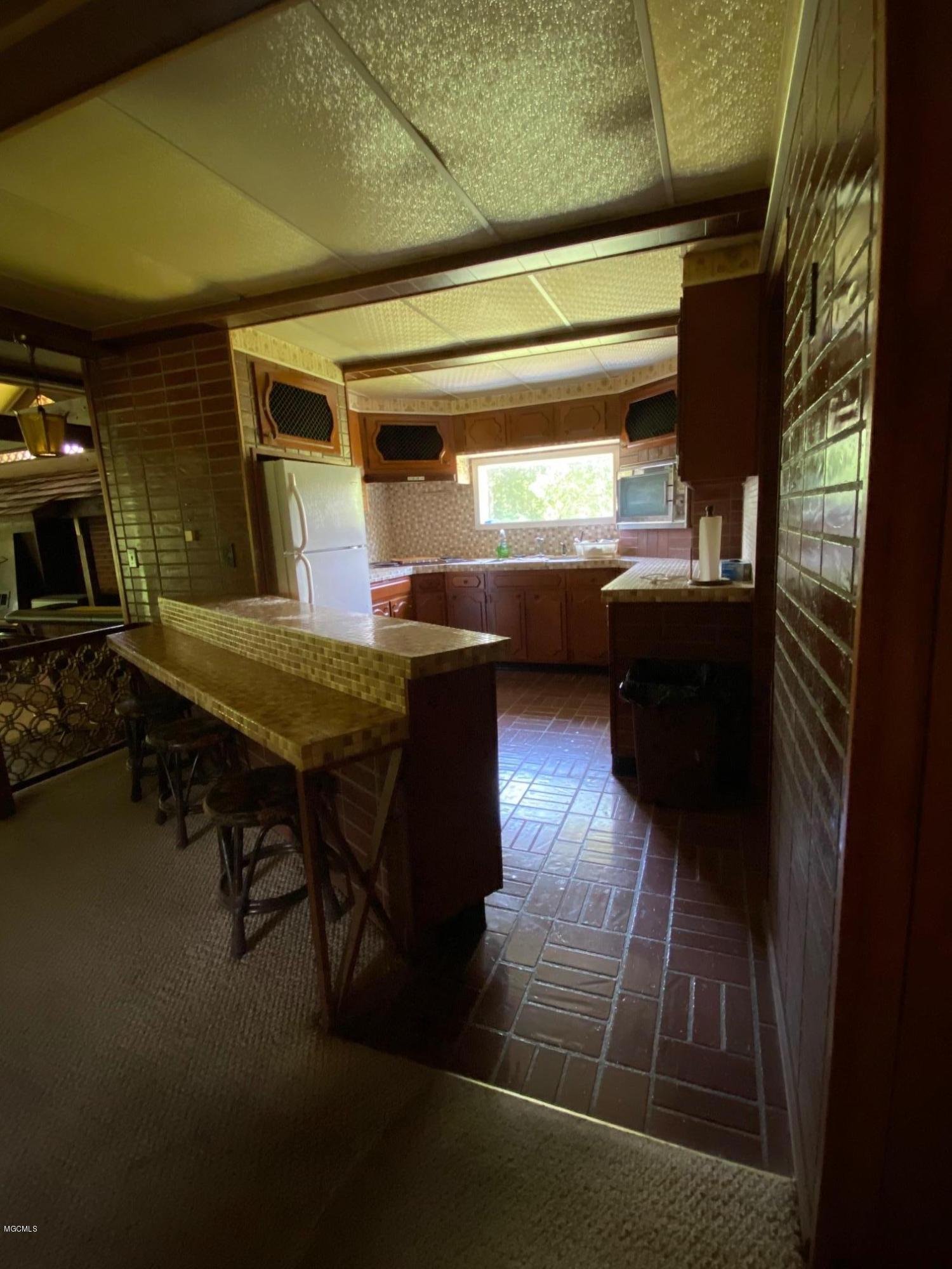 7212 Fountainbleau Road Ocean Springs, MS 39564 - Photo 5 of 9 FB KITCHEN