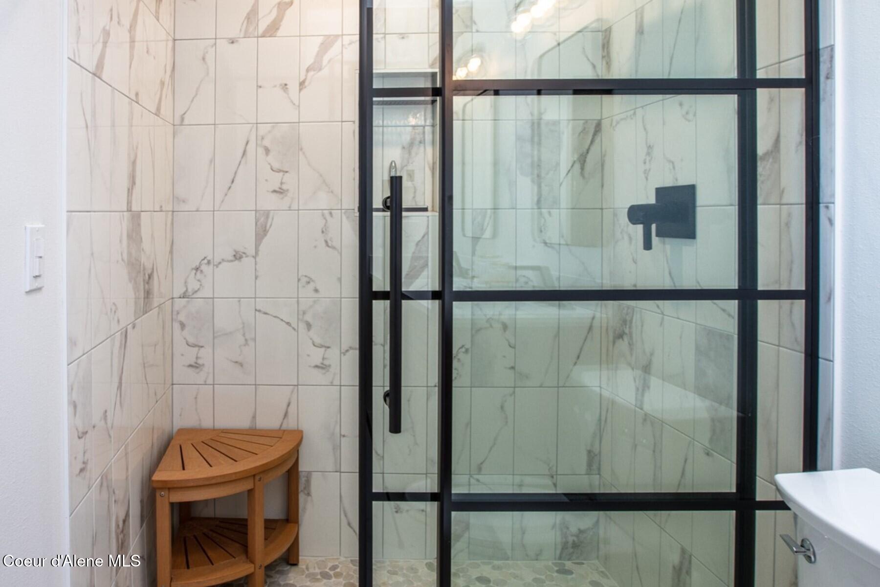 475 Campbell Point Road Laclede, ID 83841 - Photo 25 of 66 Primary Bathroom