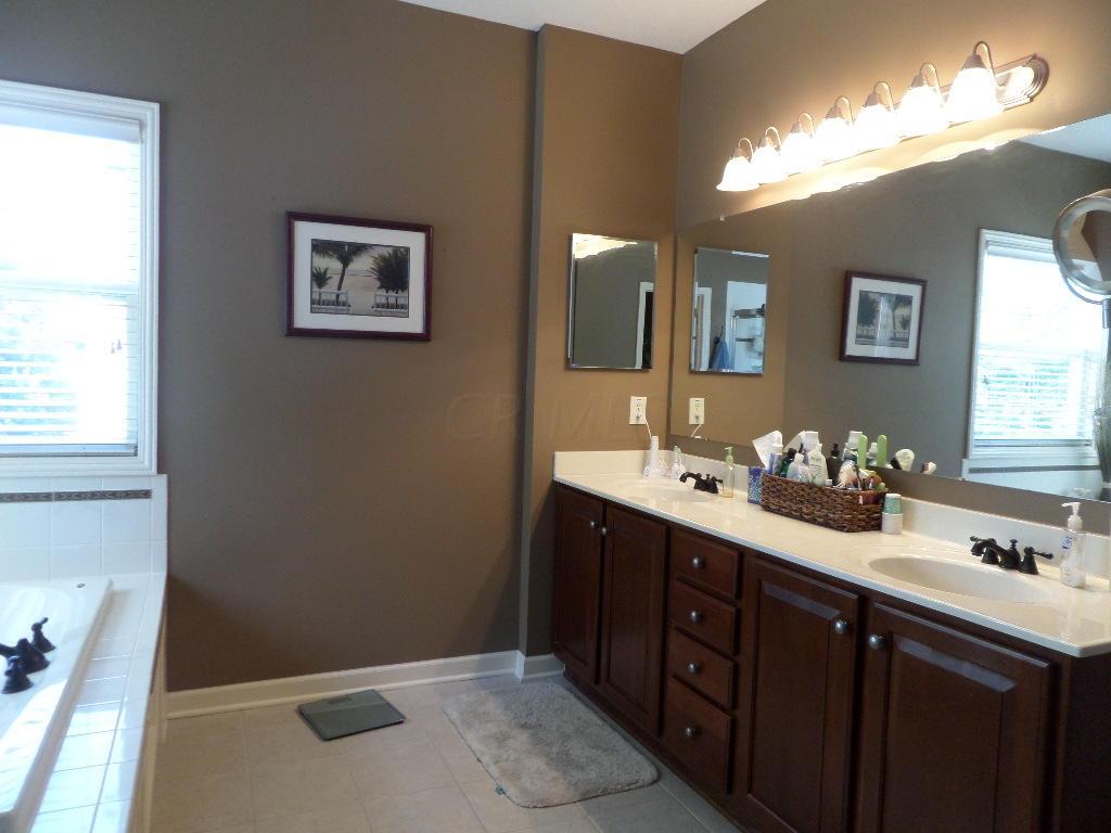 215 Halverston Road Powell, OH 43065 - Photo 13 of 33 Gallery Image 13