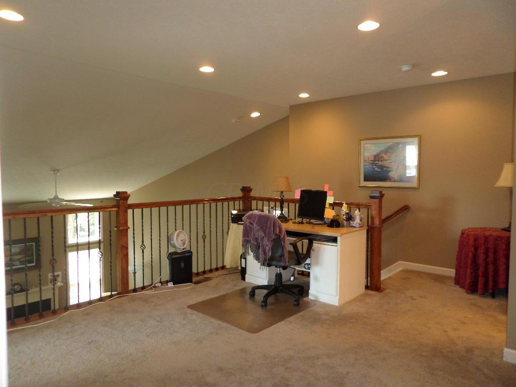 215 Halverston Road Powell, OH 43065 - Photo 15 of 33 Gallery Image 15