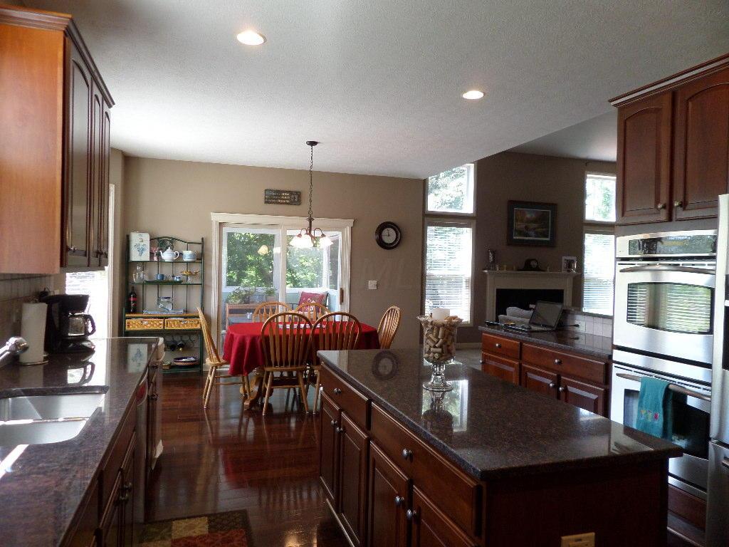 215 Halverston Road Powell, OH 43065 - Photo 4 of 33 Gallery Image 4