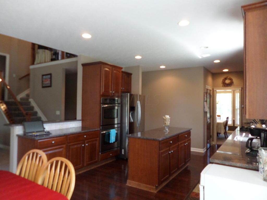 215 Halverston Road Powell, OH 43065 - Photo 5 of 33 Gallery Image 5