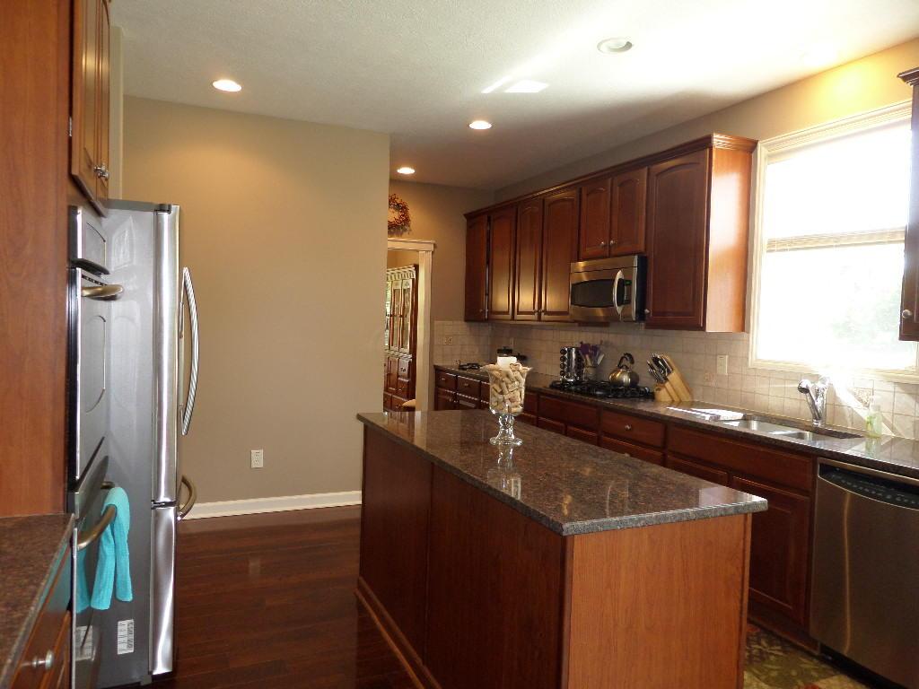 215 Halverston Road Powell, OH 43065 - Photo 6 of 33 Gallery Image 6