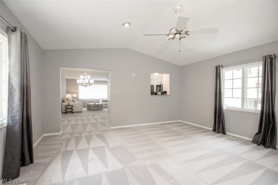 361 Skyview Road Cleveland, OH 44109 - Photo 13 of 38