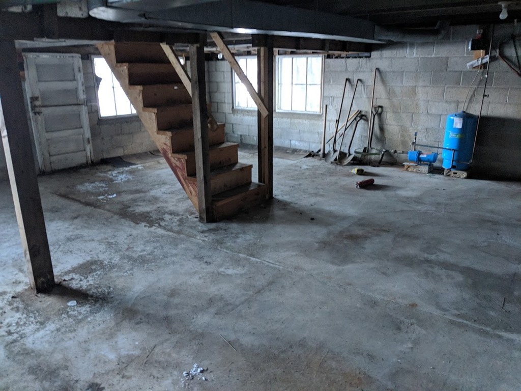 67 Mayo Road Orange, MA 01364 - Photo 9 of 11 Gallery Image 9