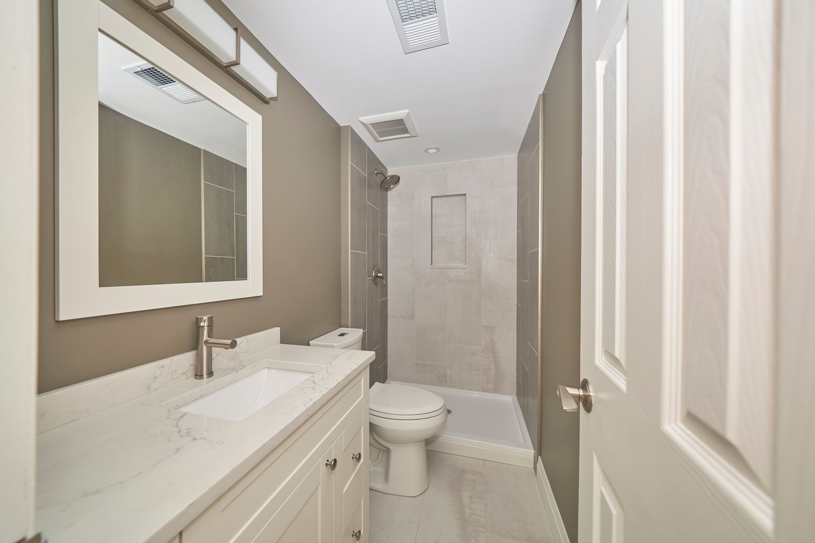 504 Lisa Road West Dundee, IL 60118 - Photo 24 of 27