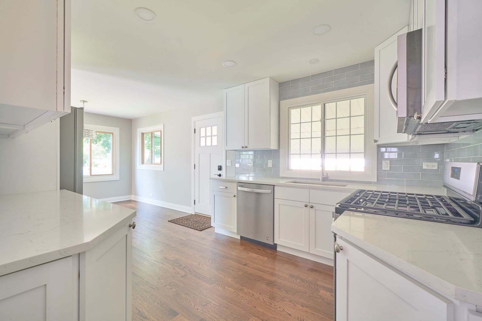 504 Lisa Road West Dundee, IL 60118 - Photo 7 of 27