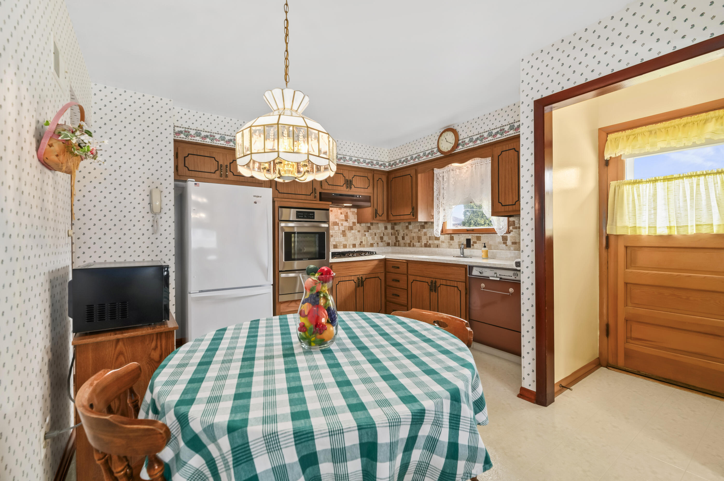 3386 South 78th Street Milwaukee, WI 53219 - Photo 13 of 37 DSC_5146