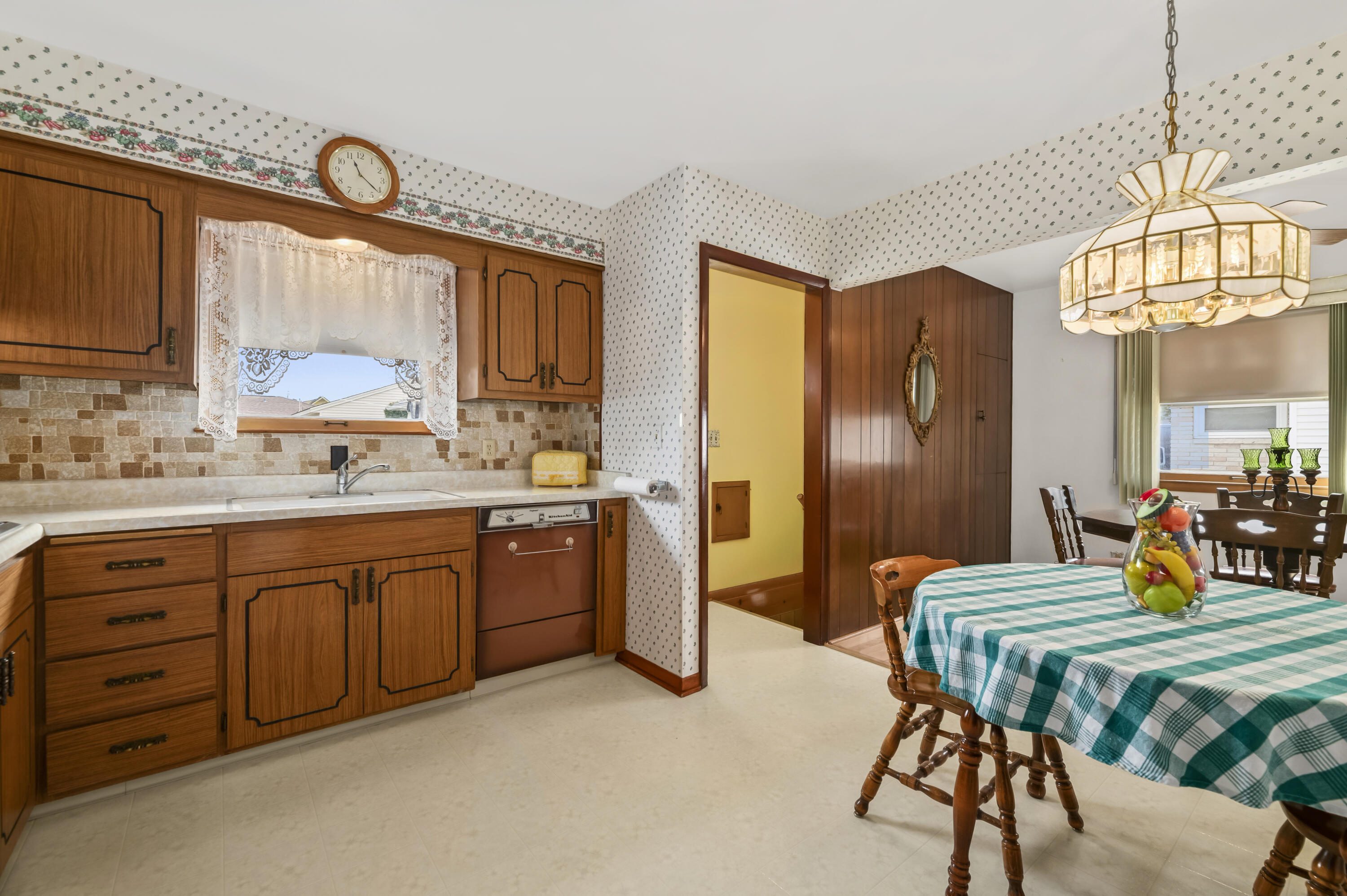 3386 South 78th Street Milwaukee, WI 53219 - Photo 14 of 37 DSC_5157