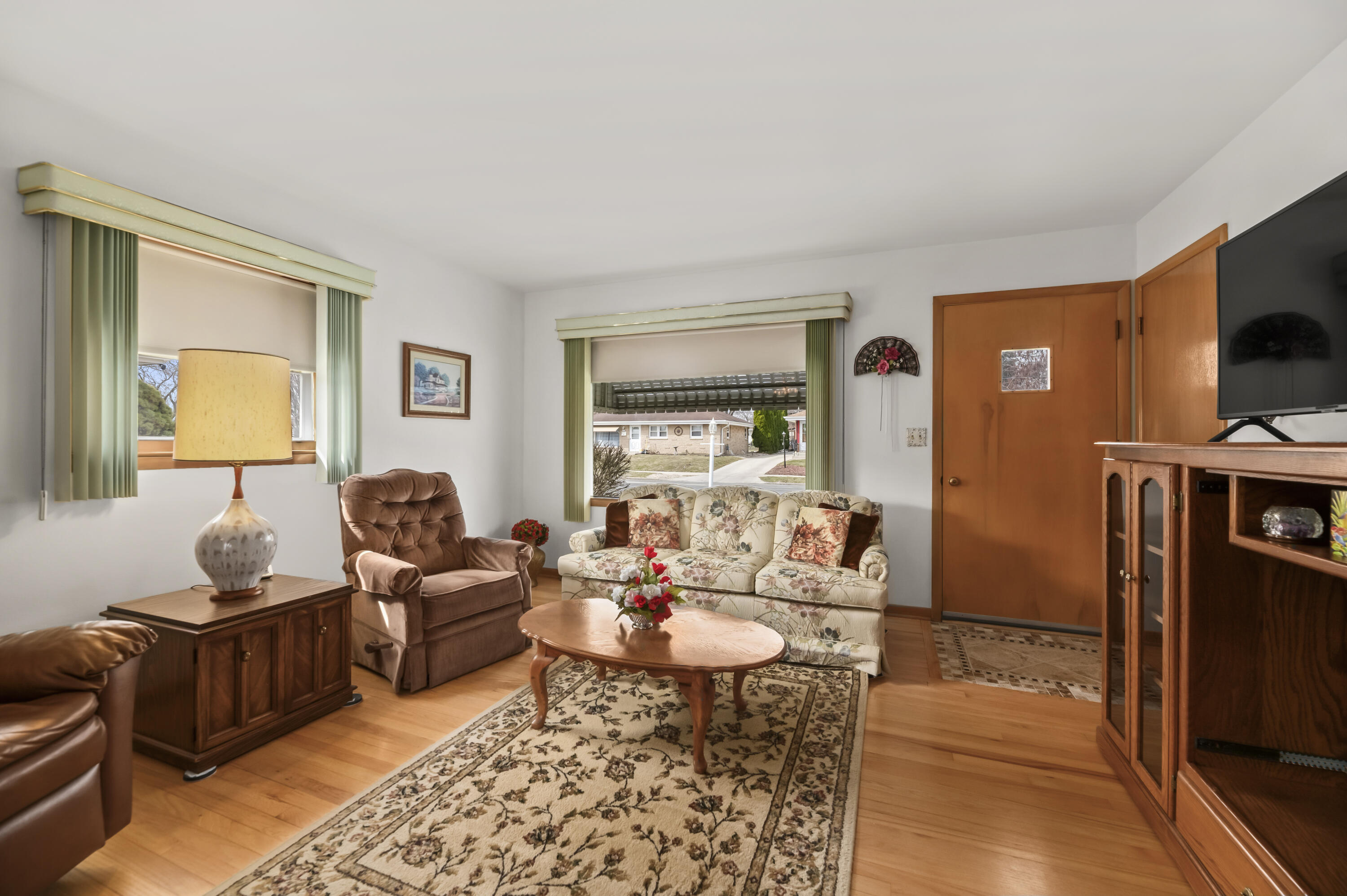 3386 South 78th Street Milwaukee, WI 53219 - Photo 2 of 37 DSC_5104