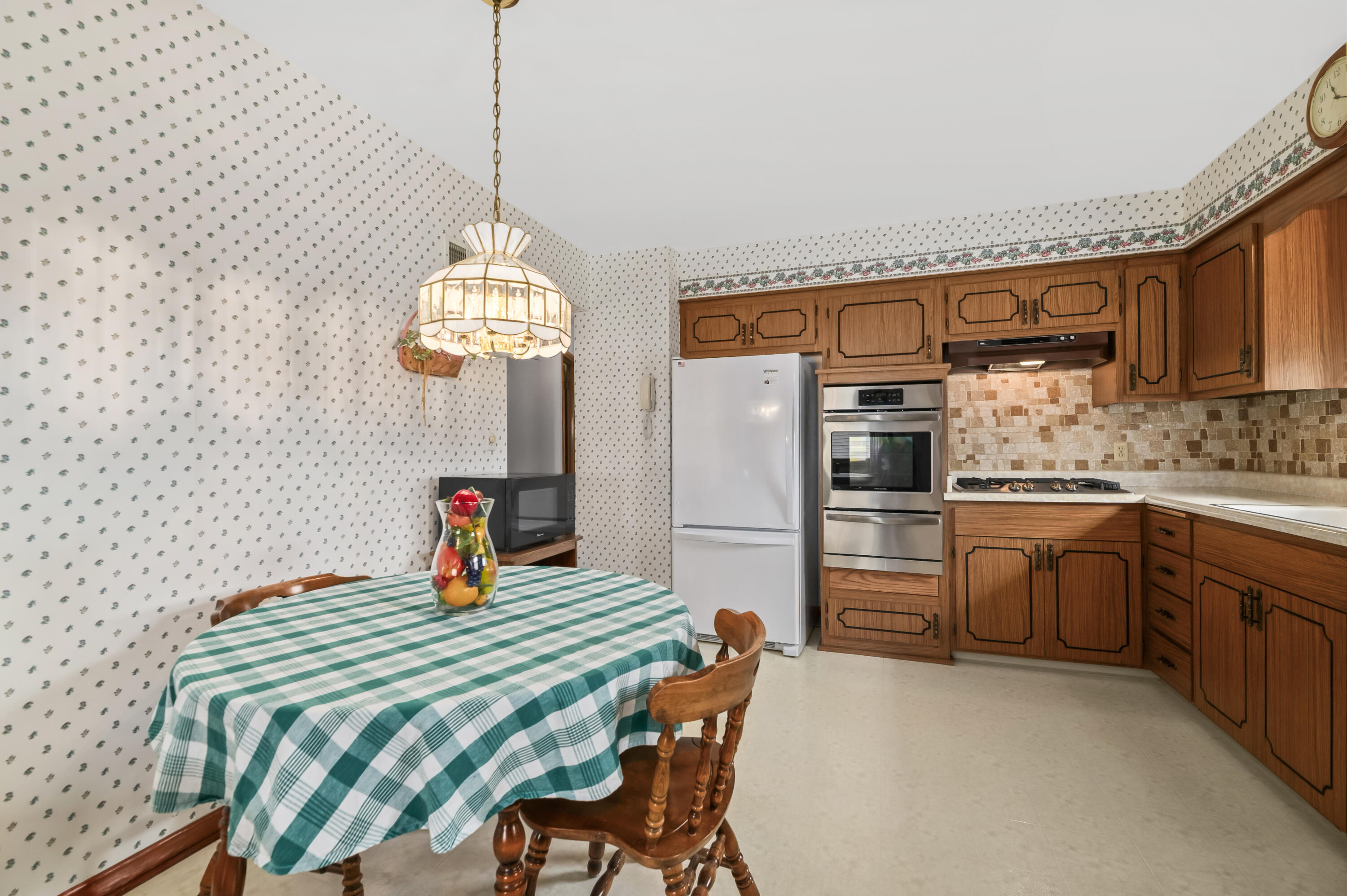 3386 South 78th Street Milwaukee, WI 53219 - Photo 3 of 37 DSC_5140