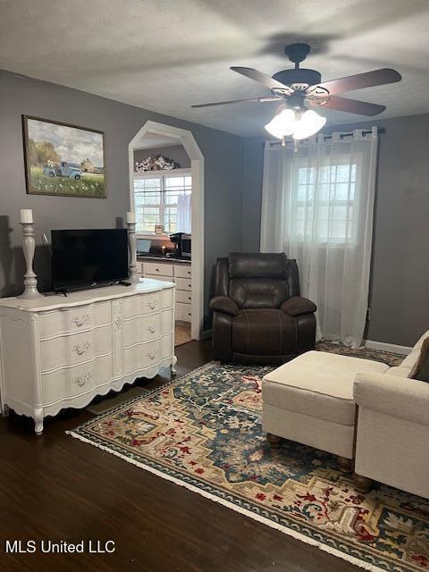5398 Scotland Road Bentonia, MS 39040 - Photo 27 of 38 Living Room