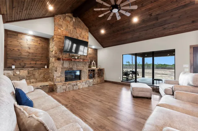 $799,000 | 245 Blackbuck Drive, Moscow, TX 75960