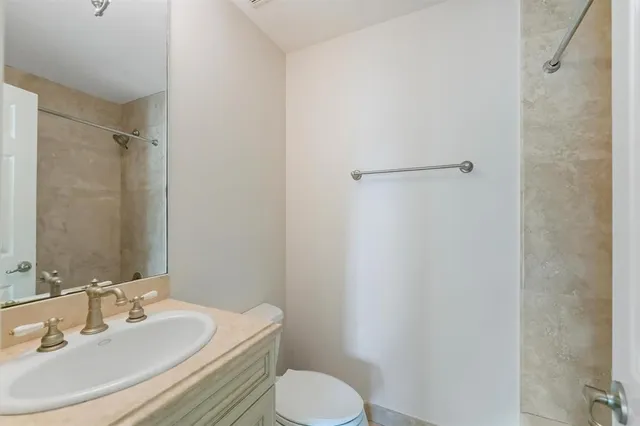 $1,974,000 | 909 Mango Isle, Fort Lauderdale, FL 33315