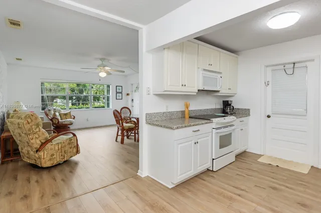 $3,200 | 1115 Hernando Street, Unit B, Fort Pierce, FL 34949